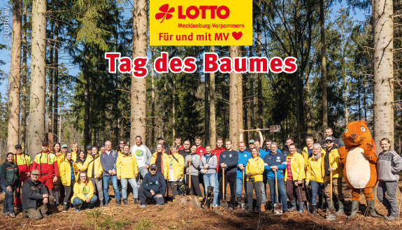 Gruppenbild zur Baumpflanzaktion