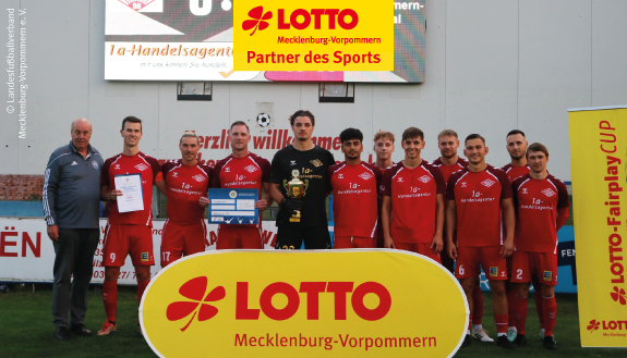 Die Mannschaft des Malchower SV - Titeltr&auml;ger des LOTTO MV Fairplay-Cups