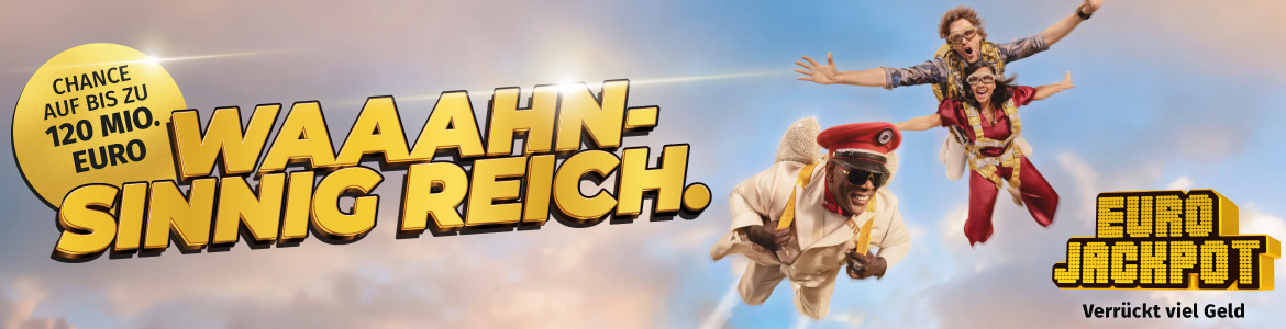 Eurojackpot - Waaahnsinnig reich. Drei lachende Fallschirmspringer vor blauem Himmel.