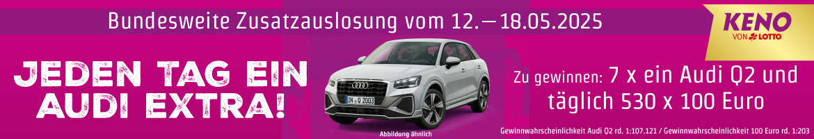 Grauer Audi Q2 sowie Text - Bundesweite Zusatzauslosung vom 12. bis 18. Mai 2025 - Jeden Tag ein Audi extra - Zu gewinnen: 7 x Audi Q2 und täglich 530 x 100 Euro vor pink/lila Hintergrund