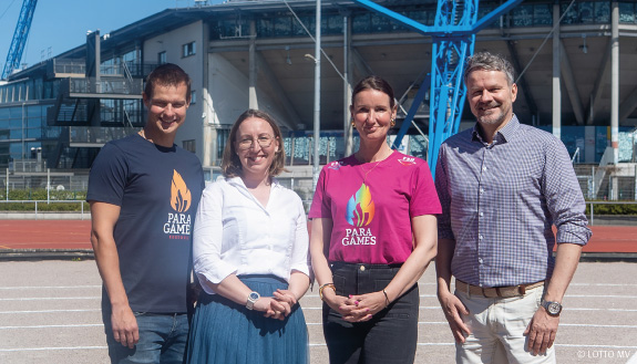 Gruppenbild bei der Bekanntgabe der Partnerschaft
