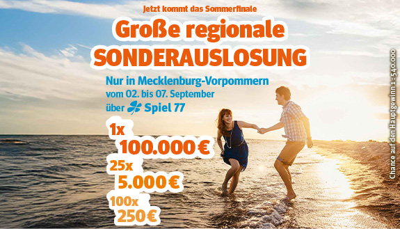 Große regionale Sonderauslosung über Spiel 77 mit Gewinnplan - dazu Pärchen am Strand.
